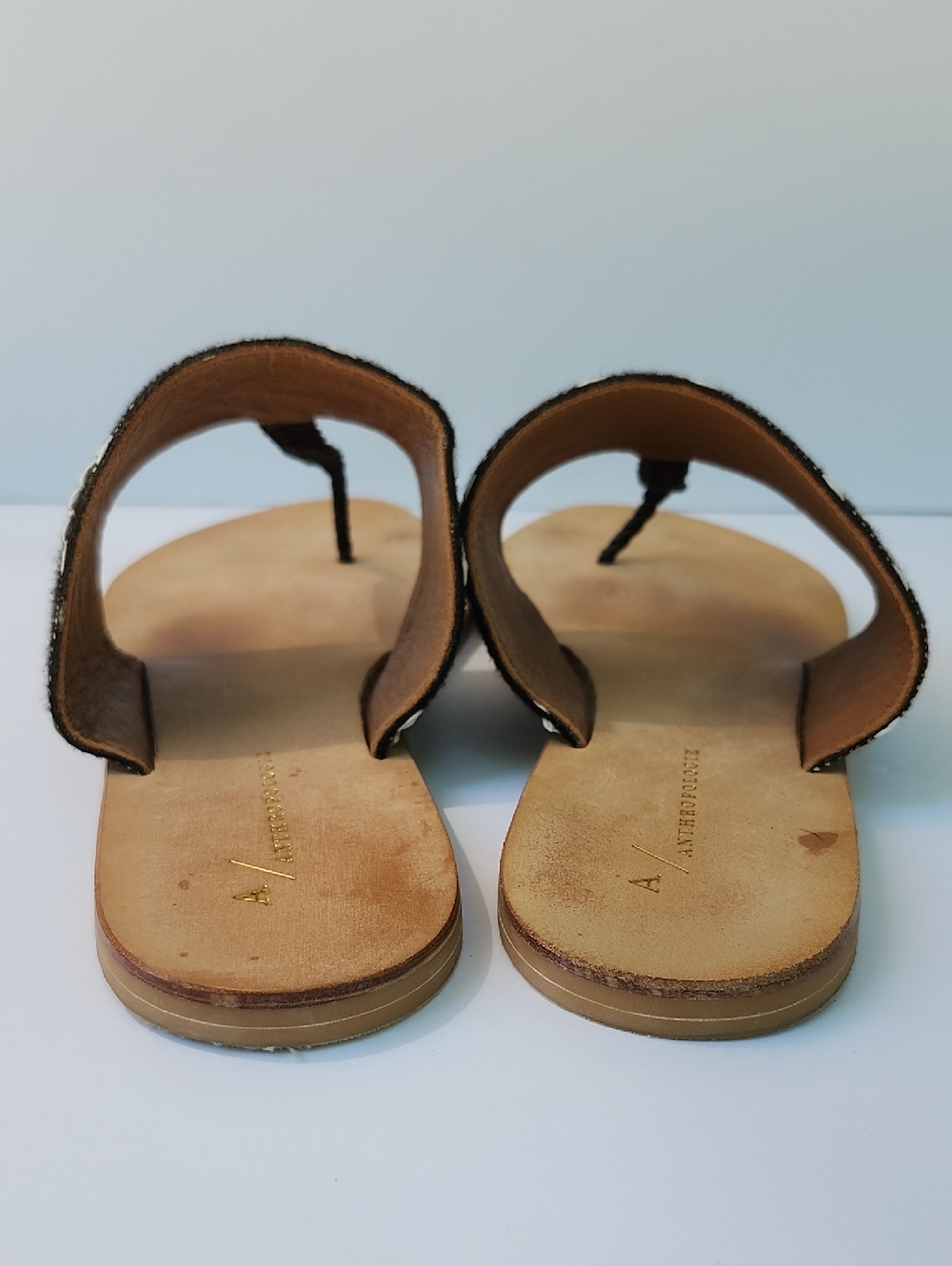 ANTHROPOLOGIE ASHER BLACK/WHITE THONG SANDALS - Picture 5 of 9
